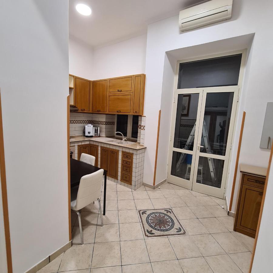 Casa Mia Al Plebiscito Apartment เนเปิลส์ ภายนอก รูปภาพ